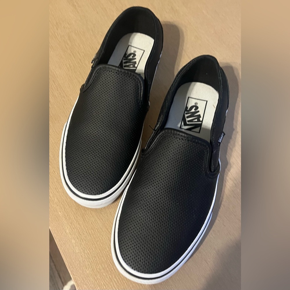 GENTLY USED // Women’s Vans // 7.5